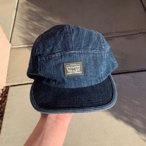 Levi’s Denim 5 Panel Snap Back Patch Hat NWOT